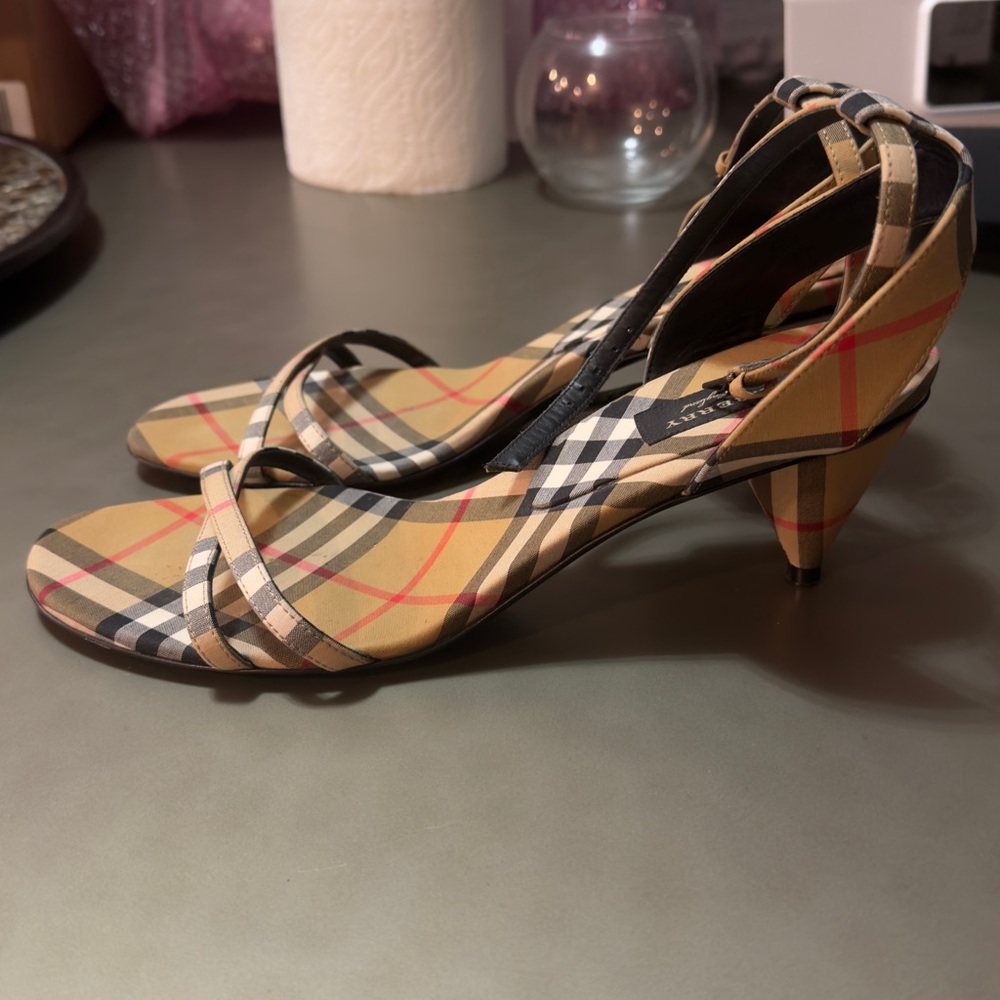 Burberry Women’s Hansel Ankle Strap Sandals Size 40 - Picture 4 of 9